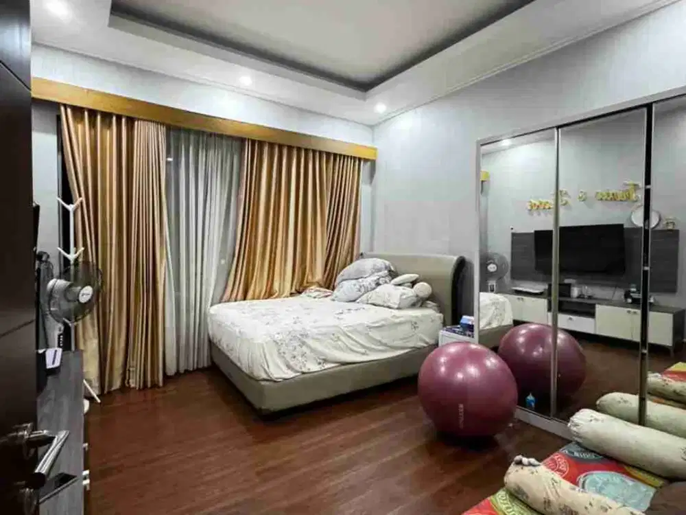 dijual rumah PIK golf island 10x20 sudah renovasi full furnsih