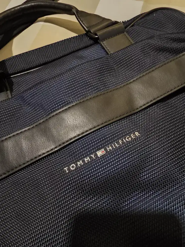 Tommy Hilfiger Bag (Tas Laptop)