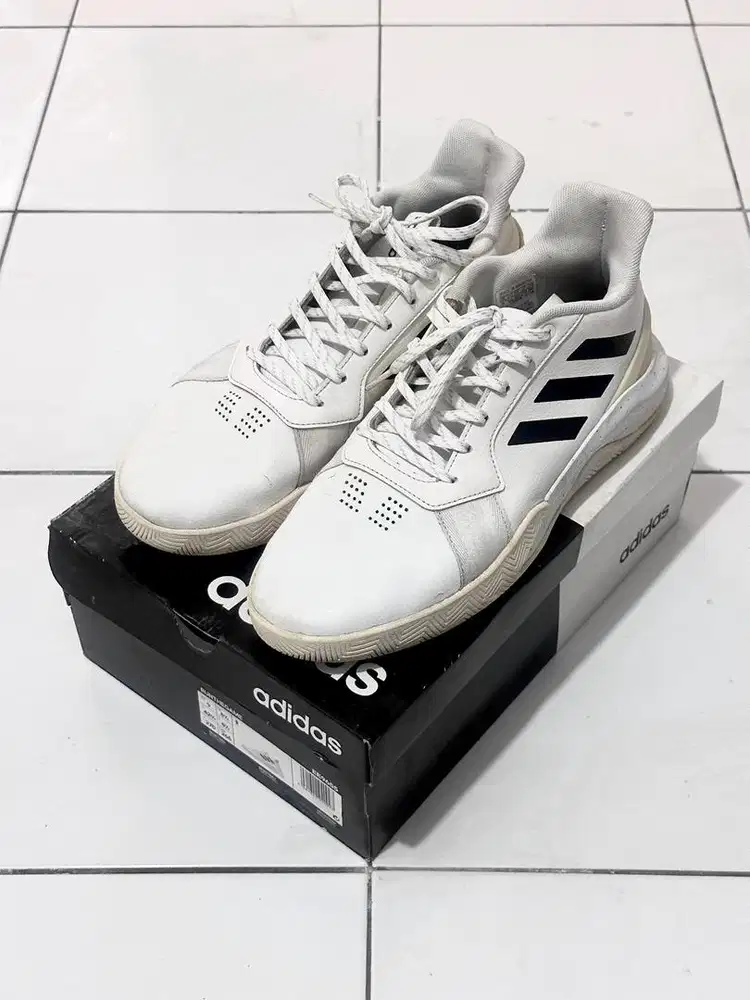 Sepatu Basket Adidas Run The Game
