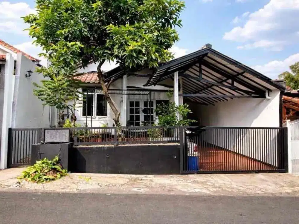 Rumah Dalam Komplek Cinere dekat dengan Pintu Tol Brigif