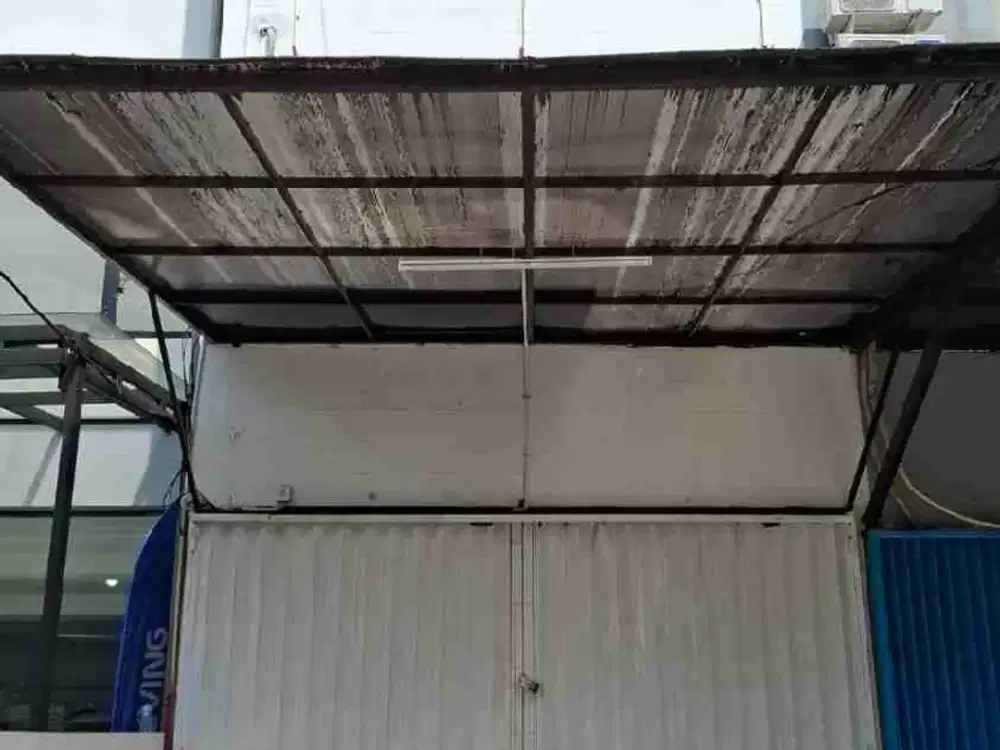 DISEWA RUKO RADIO DALAM RAYA COCOK UNTUK USAHA ATAU KANTOR KEBAYORAN BARU JAKARTA SELATAN EX TREE LETRIC
SHM 
Luas tanah: 85m²
Luas bangunan: 145m
Bangunan: 3 lantai
Kamar mandi: 2
Listrik: 4400watt
Parkir: bisa 2 mobil
Harga sewa: 250jt/thn
(Exc pajak)