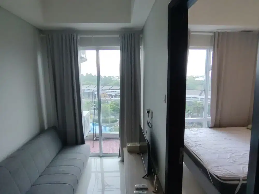 Disewakan Apartemen Puri Mansion Dengan 1 Kamar Tidur Kondisi Furnish Dengan View Langsung Kolam Renang Dengan Harga Termurah 40 Juta/Tahun NET