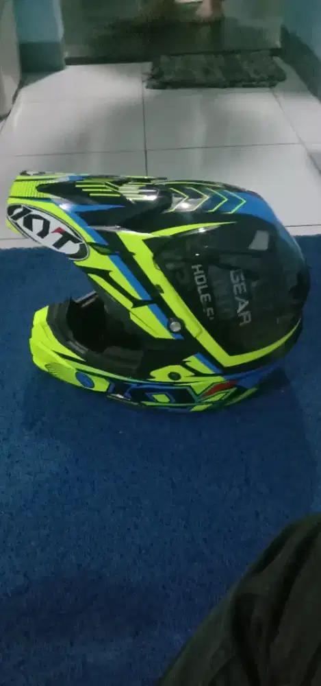 Helm kyt cross.