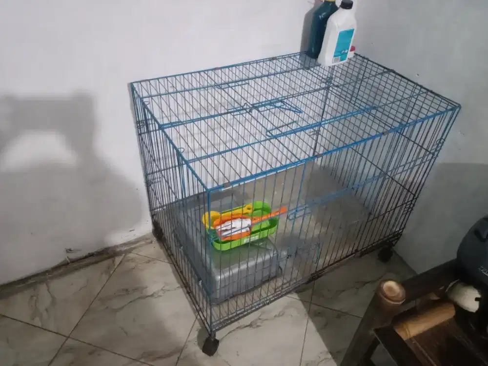 Kandang besi besar + aksesoris kucing