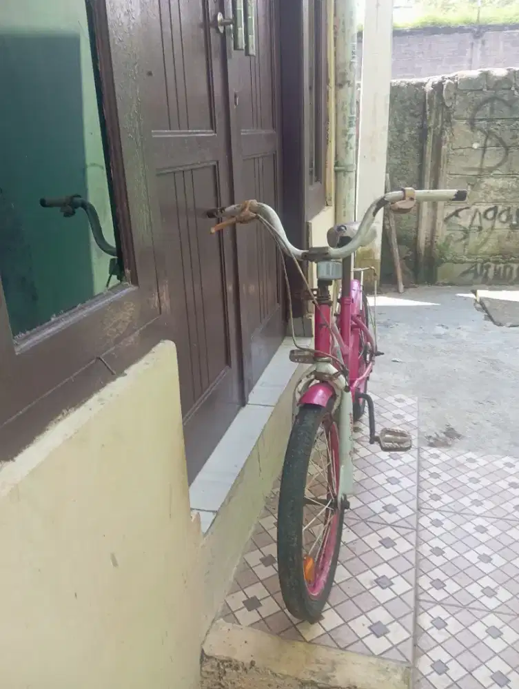 Di jual sepeda mini anak perempuan