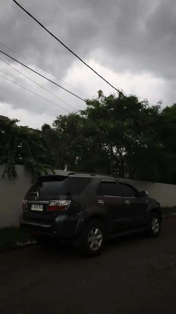Toyota Fortuner 2.7 G AT 2010 (Bensin)