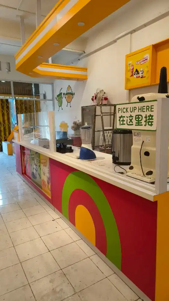 Jual furniture bekas toko es krim