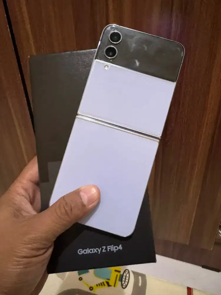 Samsung Z Flip 4 Ram 8 /512 Resmi