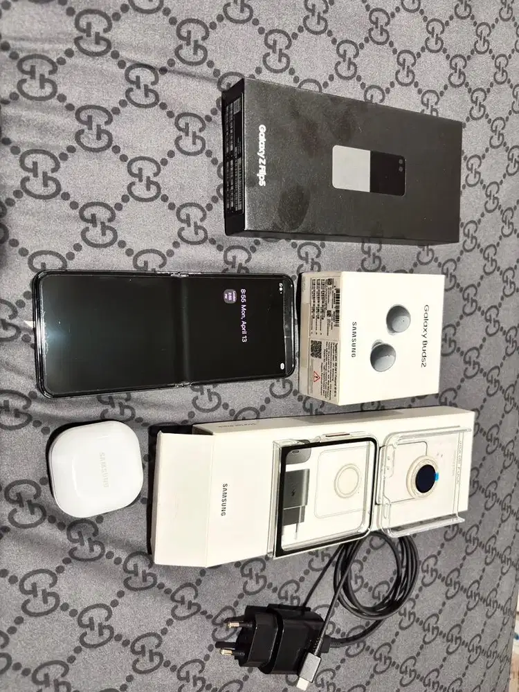 Samsung ZFlip 5 Graphite 8GB 256GB