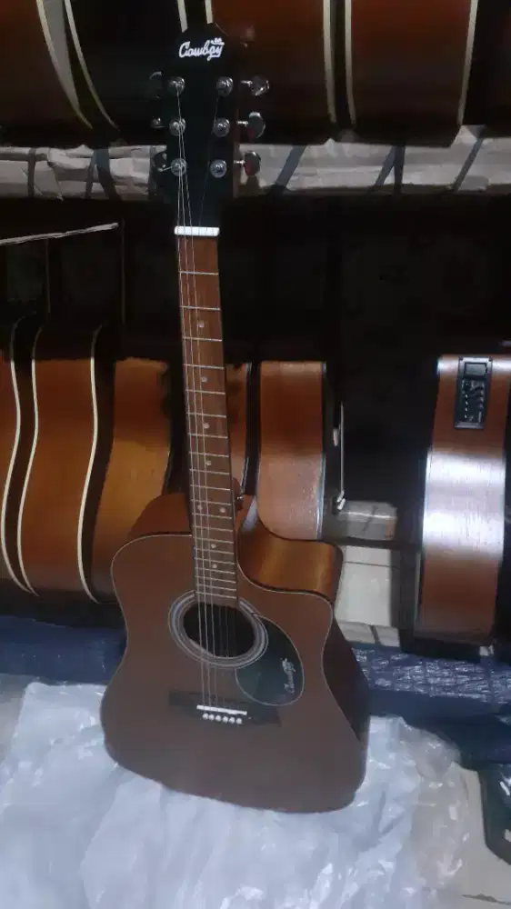 GITAR AKUSTIK COWBOY