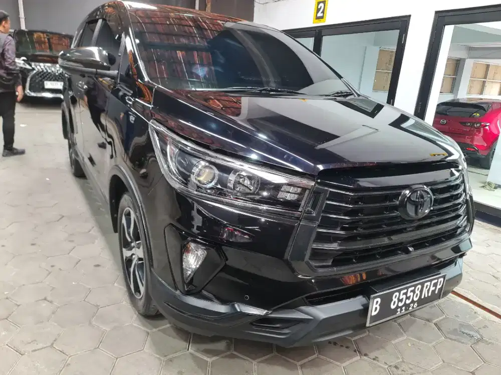 Innova Venturer Diesel 2.4 AT