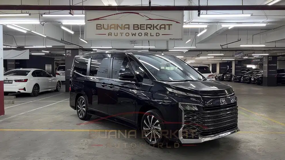 (Km 46rb) Toyota All New Voxy 2022