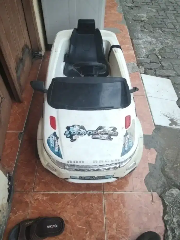 Jual mobilan anak tinggal injek gass langsung jalan