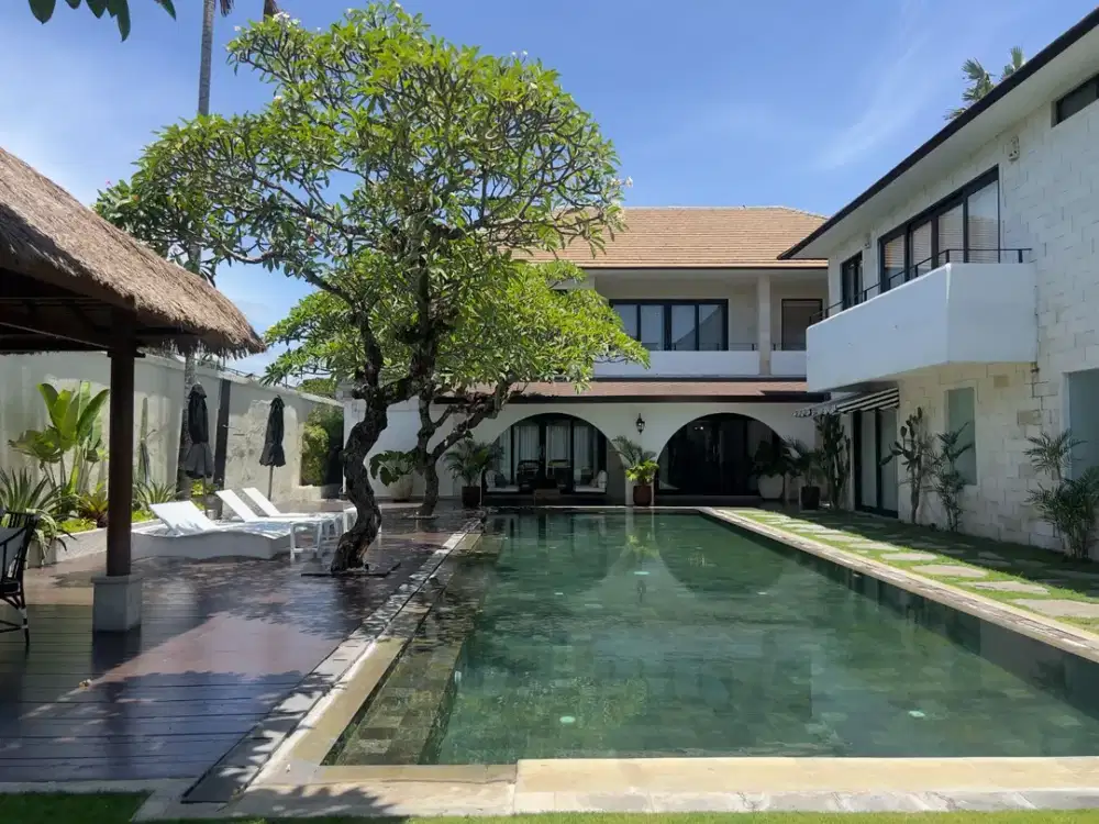 Luxury 7-Bedrooms Tropical Modern Villa 200 Meters Walking Distance to the Beach Location strategic at Seminyak