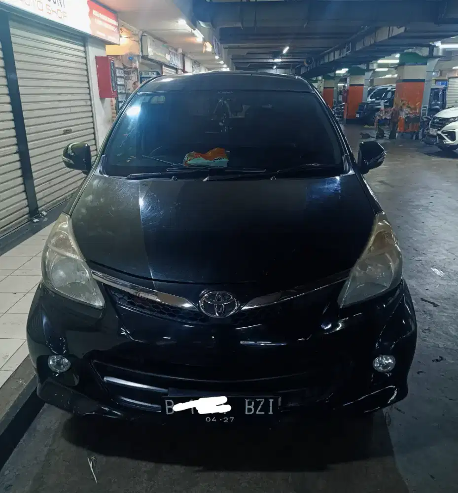 Avanza Veloz Matic 1.5 hitam 2012