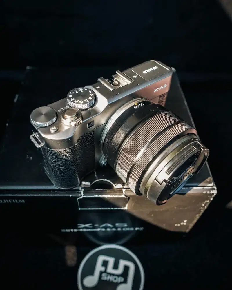 JUAL‼️ FUJIFILM X-A5 + LENSA 15-45MM