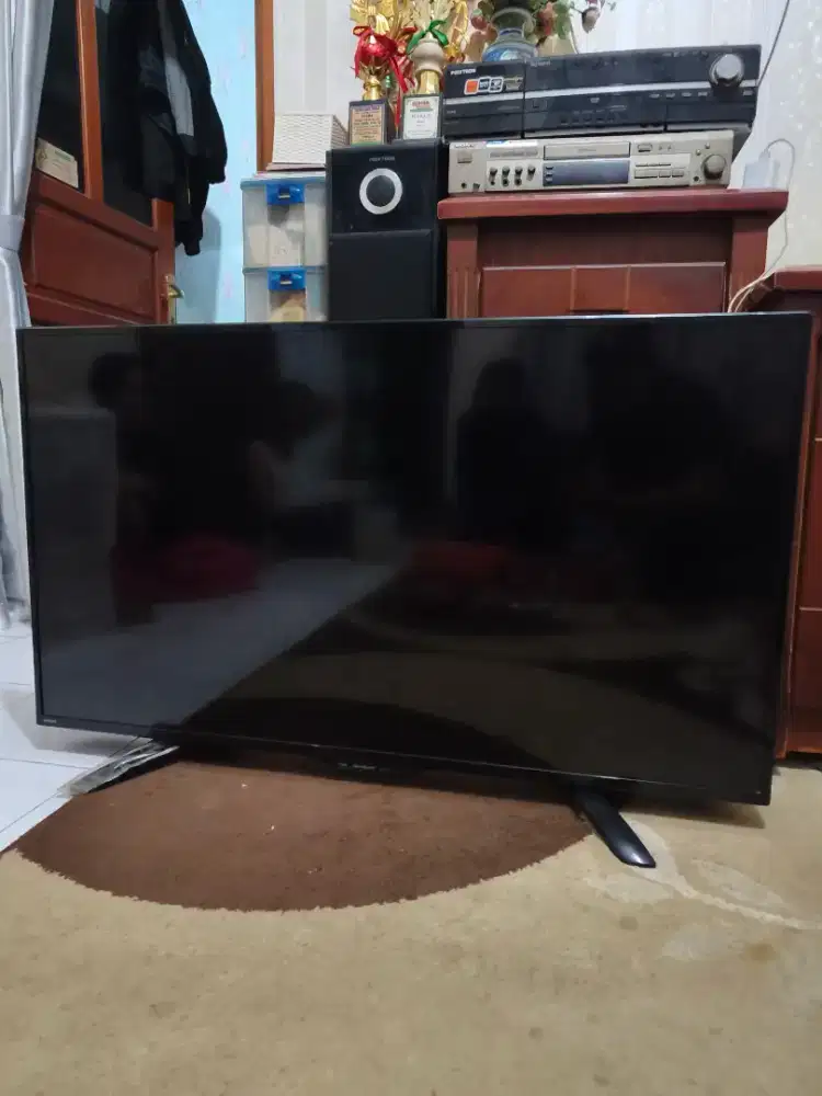 TV  45 inch smart tv sharp