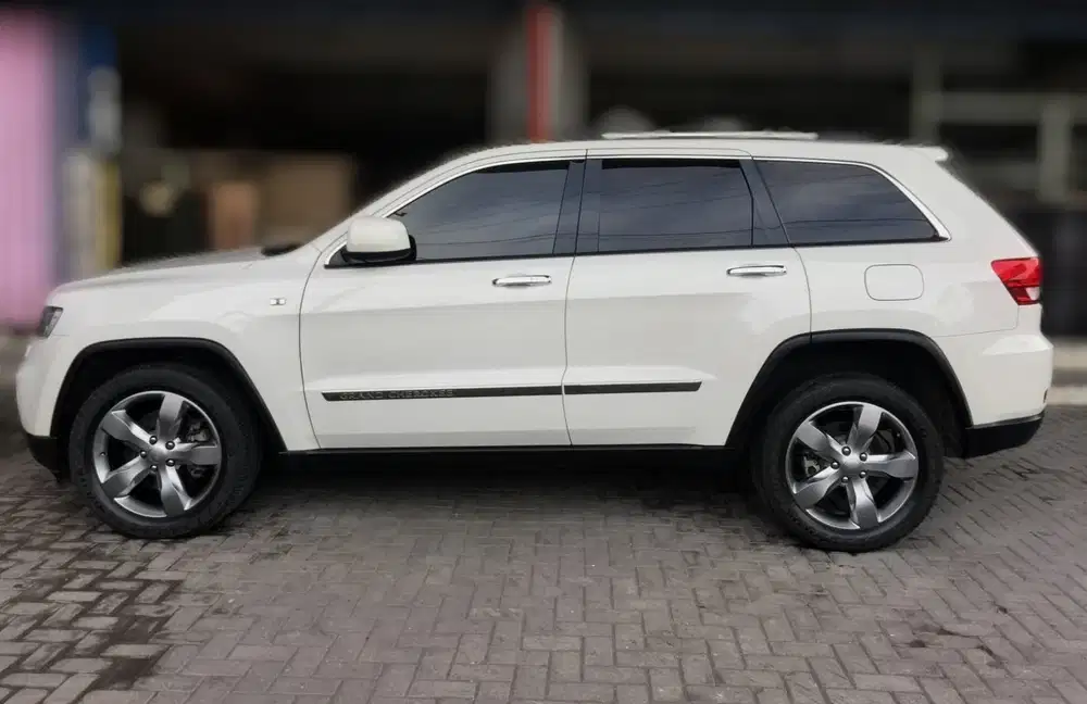 Jeep Grand Cherokee 2012 Bensin