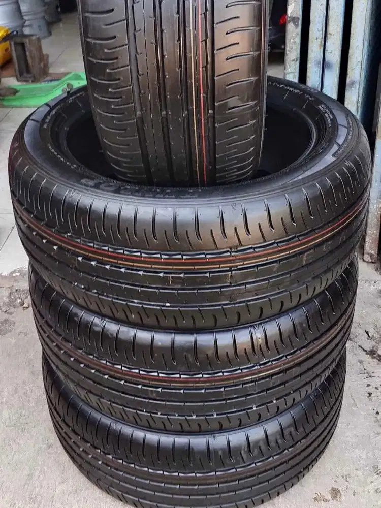 Ban 225/50/18 Dunlop SportMaxx-050 (4pc)