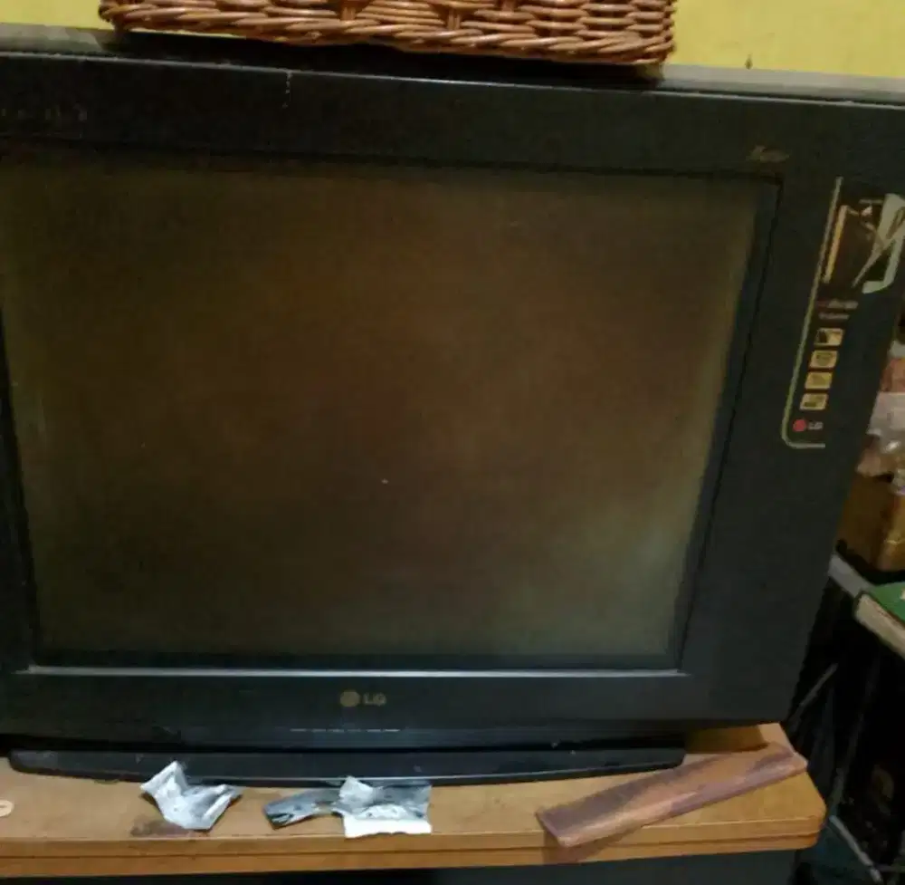 TV tabung 2unit...21inci..merk sharp&LG