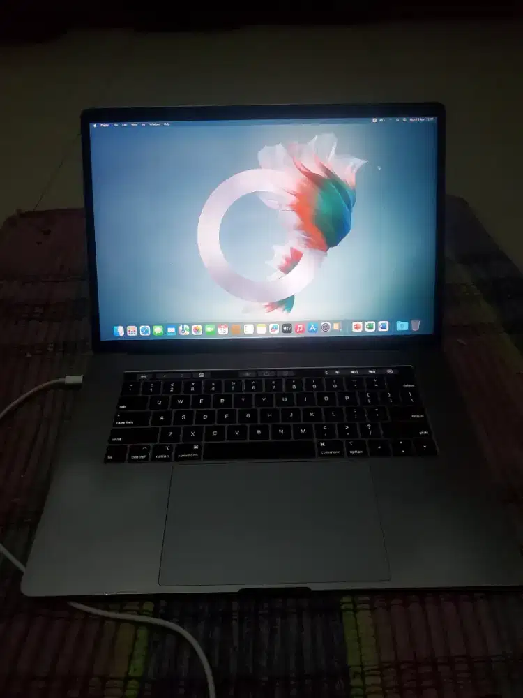 macbook pro 2019 touchbar ram 32GB