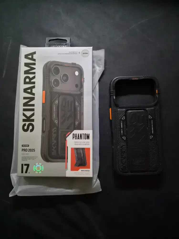 Case Iphone 17 Pro Skinarma Phantom Black Pemakaian Pribadi
