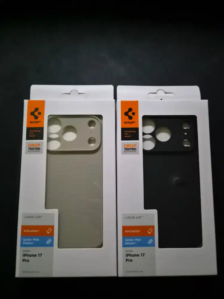 Case Iphone 17 Pro SPIGEN Liquid Air Matte Black & Natural Titanium