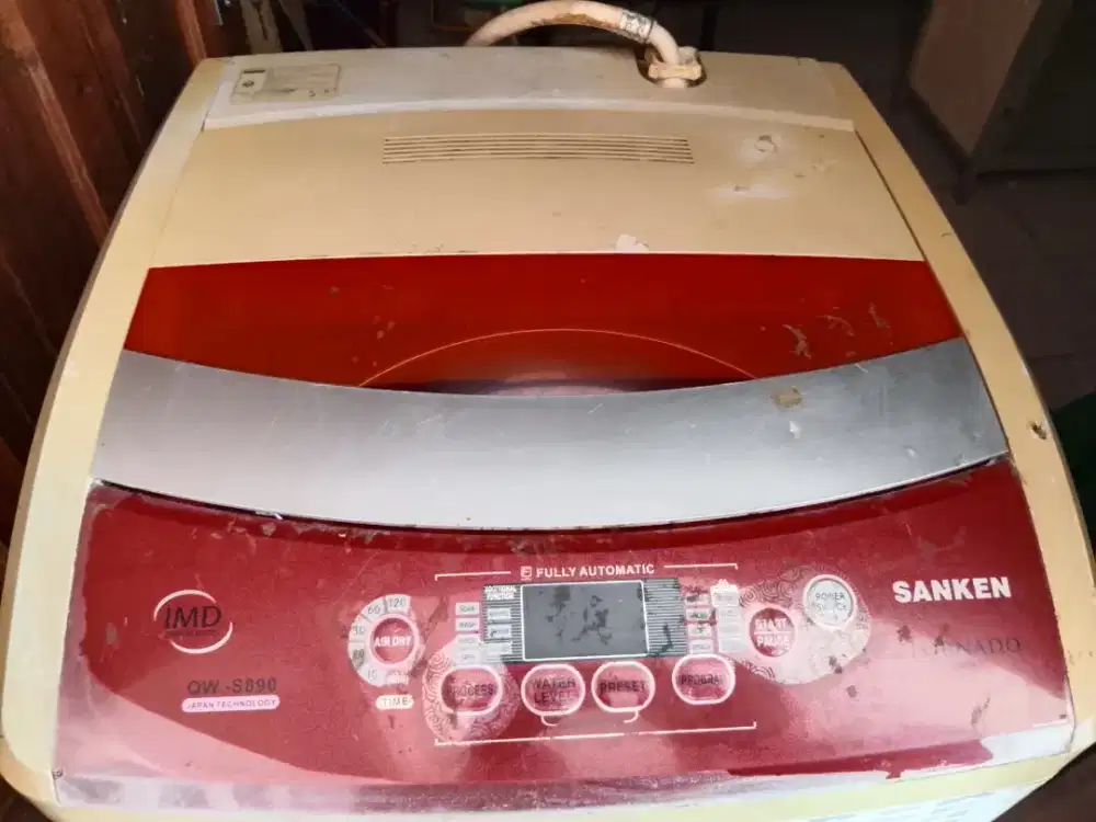 Mesin cuci SANKEN