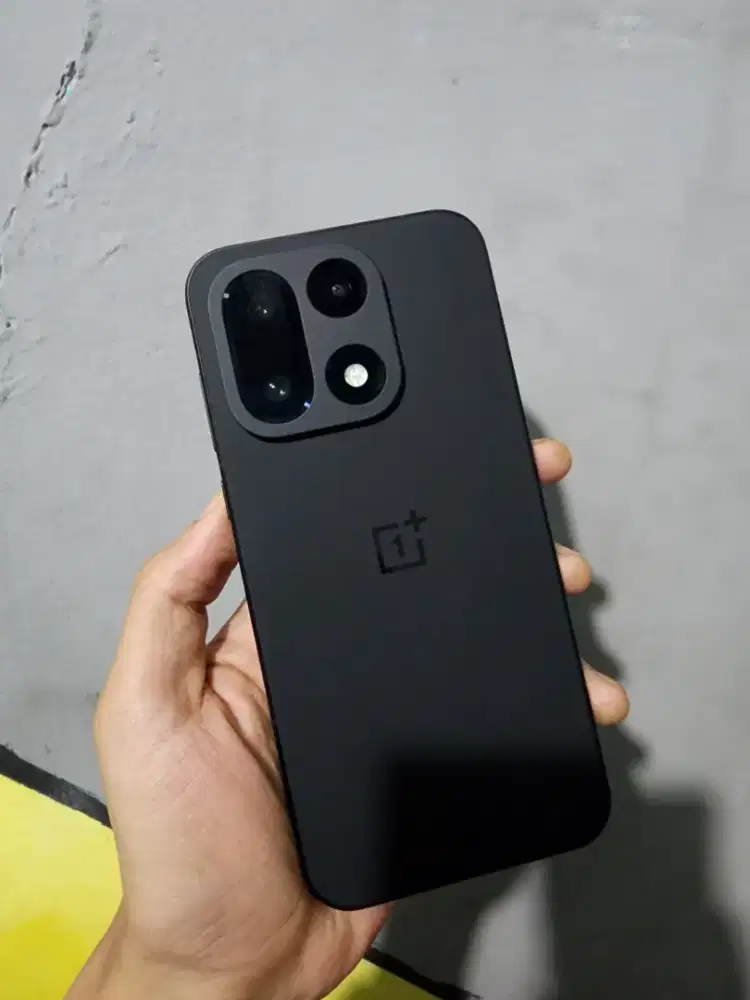 One Plus 15 Terdaftar cukai Ram 16/256 GB Fullset