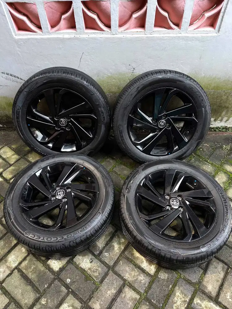 Velg R17 Original Toyota Raize GR Sport PCD 4 x 100