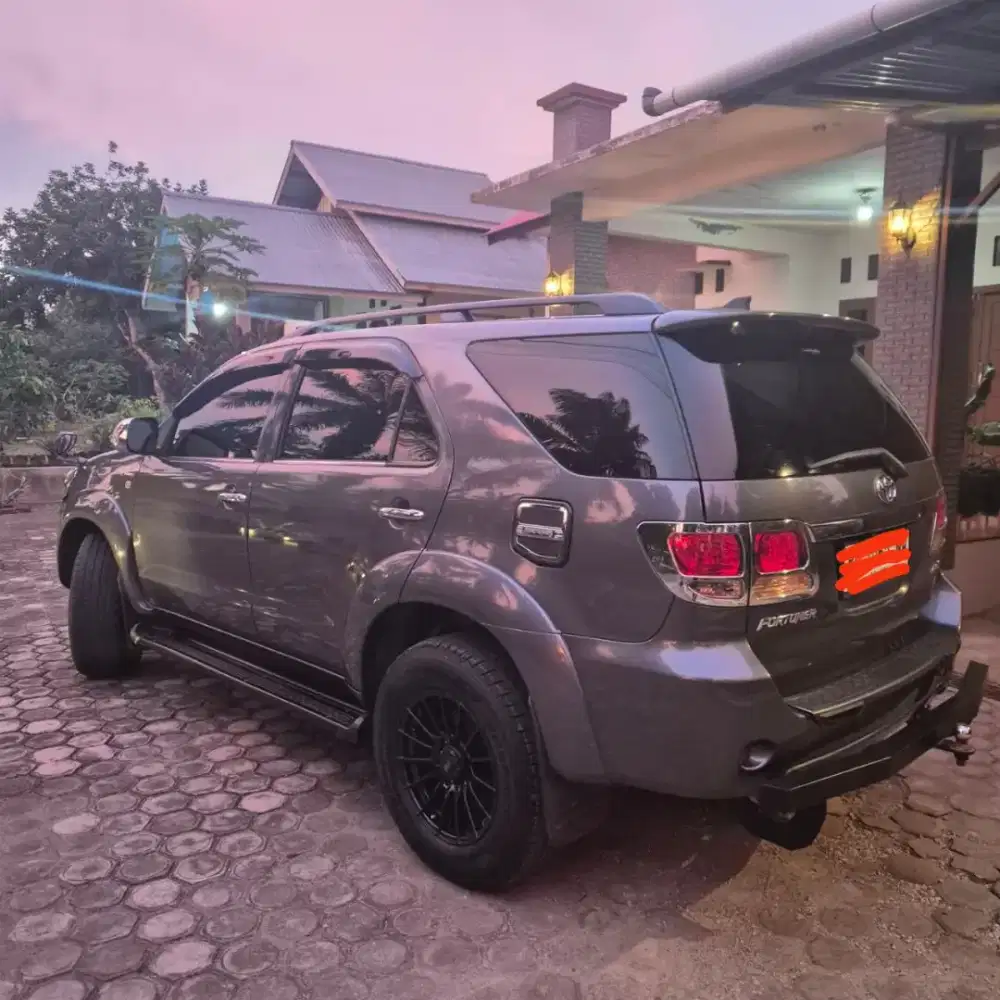 Toyota Fortuner 2.7 G Bensin 2005