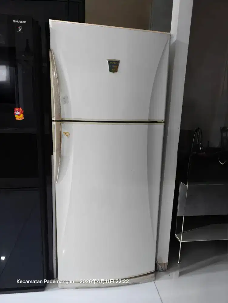 Kulkas 2 Pintu Sharp Masih Dingin Normal, Siap Pakai – Murah!