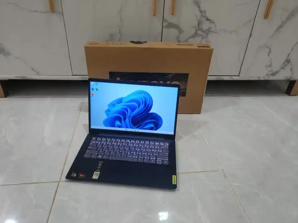 laptop lenovo Ryzen 3 5300U 8/512GB SSD Fullset