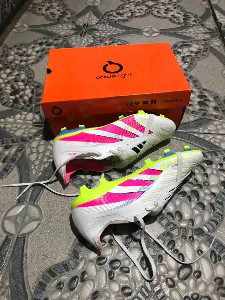 Sepatu Bola Adidas Predator League Fold-Over FG/MG