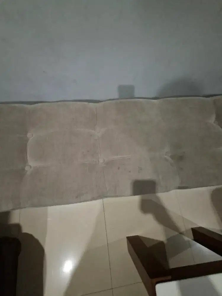 Sofa kain abu abu