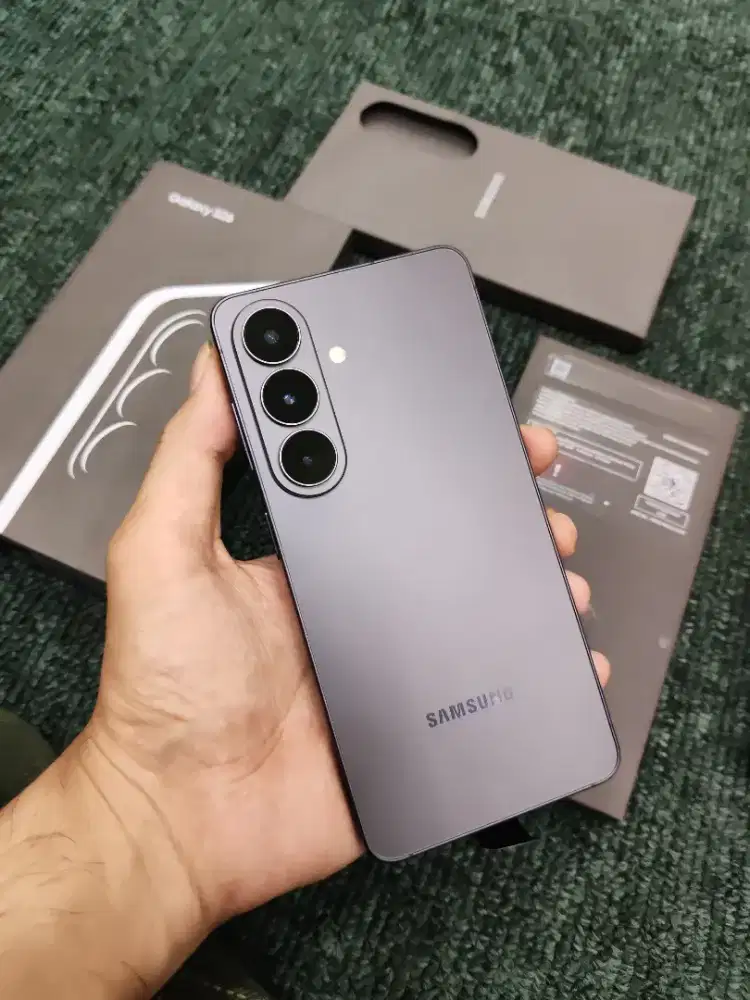 Samsung S26 basic 12/512 like new