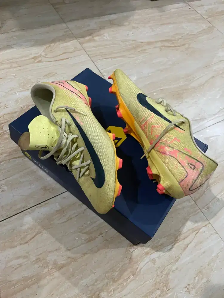 Sepatu Bola Nike Mercurial Vapor 16 Academy KM FG/MG Original