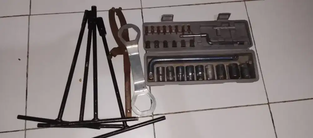 Di jual karna tidak ke pake lagi