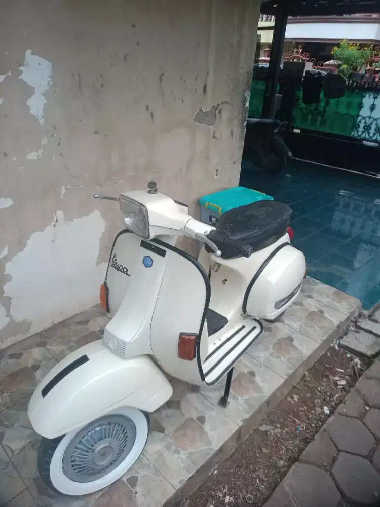 Vespa px putih cantik