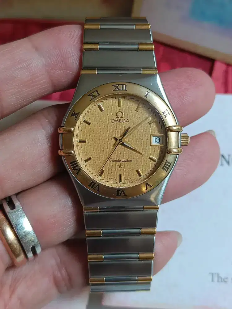 0mega Constellation quart original two tone 34 mm bekas sangat baGus