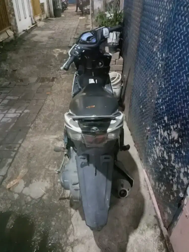 Jual motor matic Xeon THN 2013 harga 5 juta nego