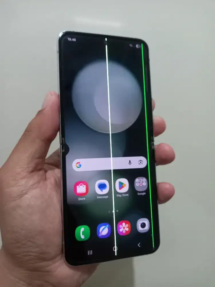 Samsung Galaxy Z Flip 5 5G Ram 8/512Gb Fullset ada minus dibaca