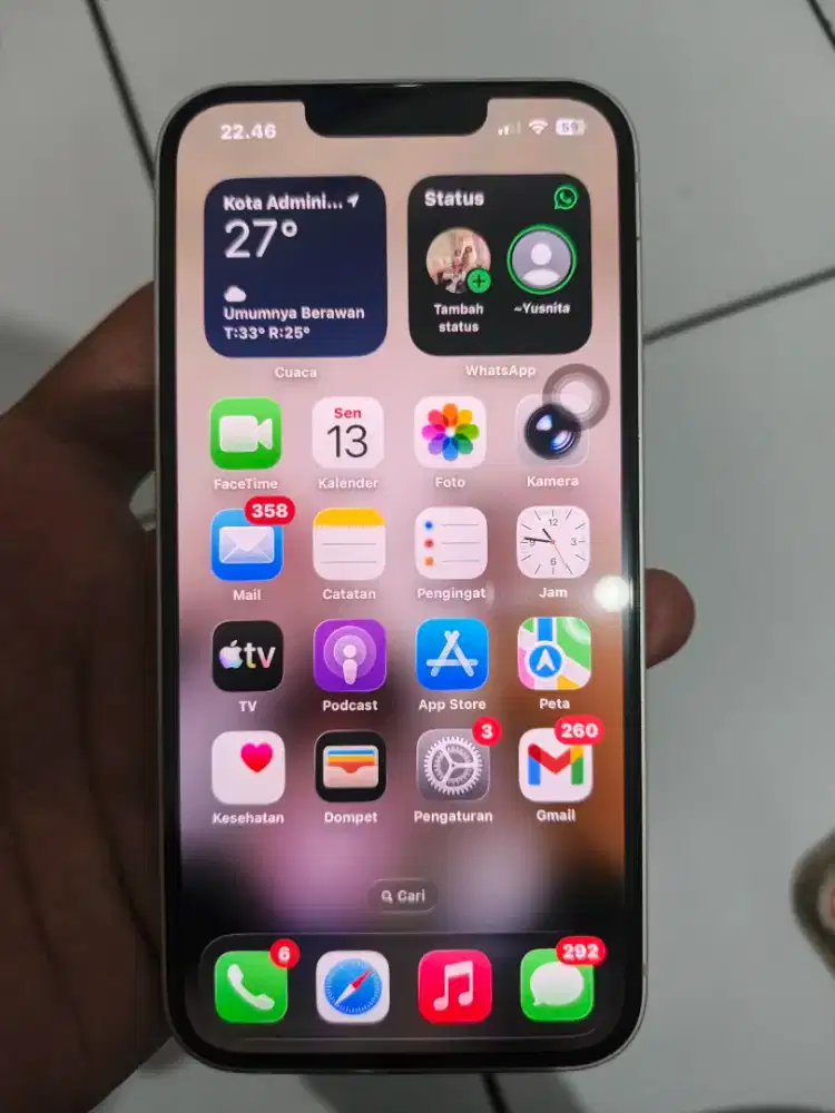 iPhone 13 128GB Ex iBox Resmi Indonesia – Mulus Like New