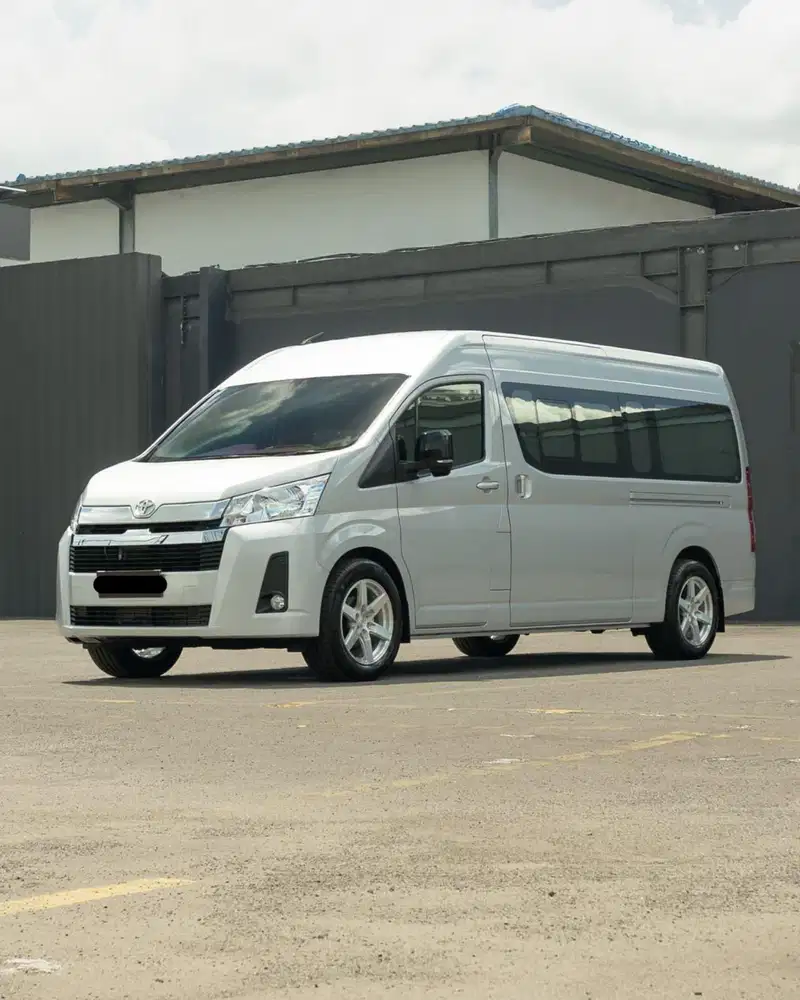 Toyota Hiace Premio VIP 2025 km antik