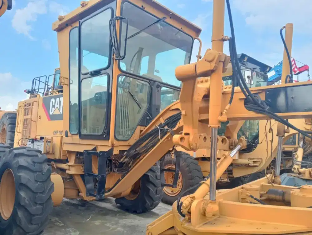 CATERPILLAR  140K ALAT BERAT MOTOR GREADER 2012