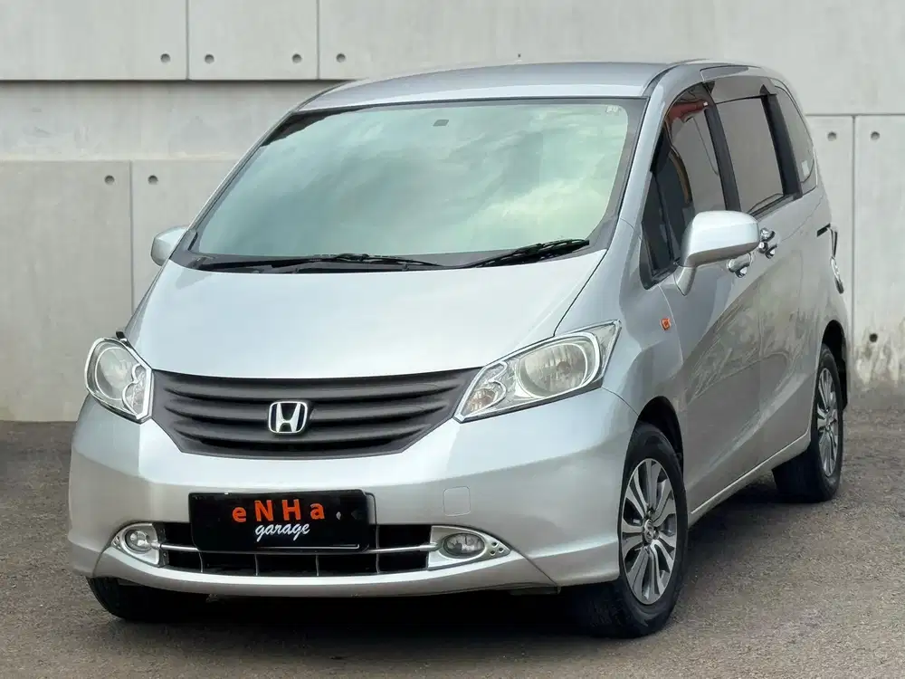 Honda FREED E 1.5 PSD Automatic 2010.. eNHa garage Semarang..