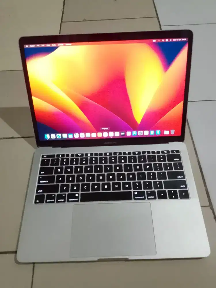 Macbook Pro 2017 Core i5 Ram 8GB/256GB kondisi oke