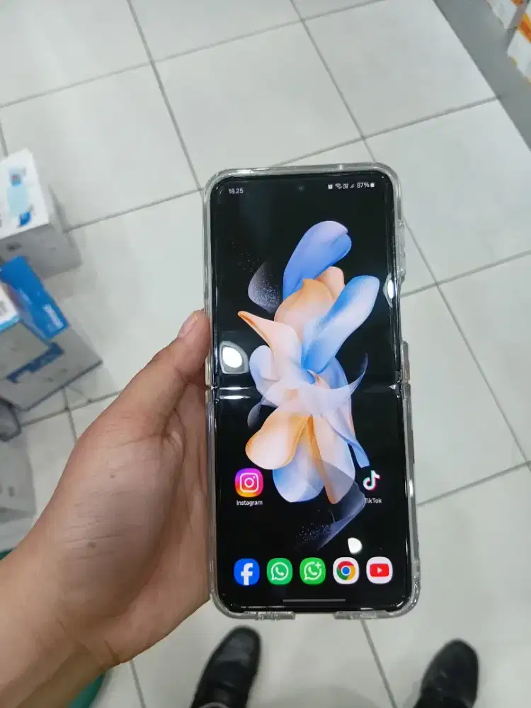 Samsung  Z Flip 4 Sein 8/256gb