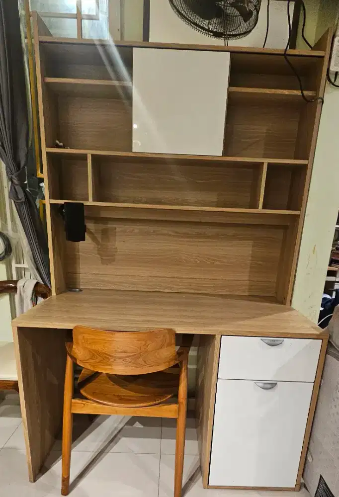 Preloved Informa Funiture meja belajar