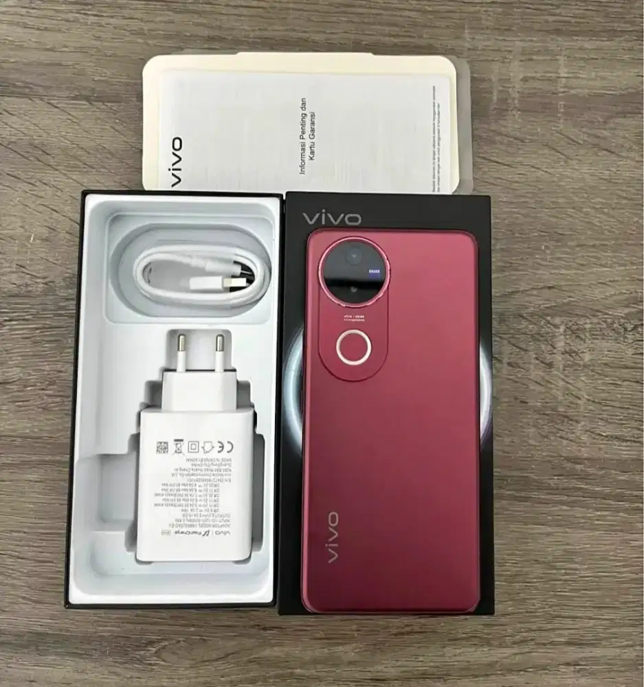 VIVO V50 5G RAM 12+12/256 ZEISS GRESSS